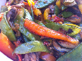 Gewokte groente met courgette, bosuitjes en kastanjechampignons