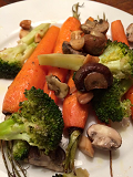 Groenteschotel met geroosterde broccoli en wortels