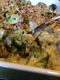 Ovenschotel met knolselderijpuree broccoli en kaassaus met walnoten