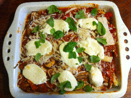 Groentenlasalne met harde geitenkaas. Heerlijke 'lasagnevellen' van aubergine en courgette.