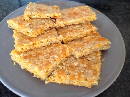 Schotse voedselzandloper havermoutkoekjes met geraspte cheddar