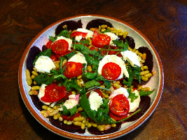 snelle-bieten-tomatensalade-met-groene-kidneybonen