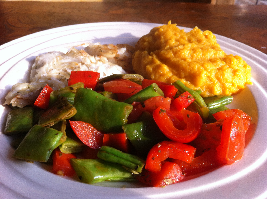 Snijbonen met rode paprika en pastinaak en zoete aardappel