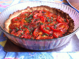 Tomatentaart met deeg van boekweitmeel en amandelmeel